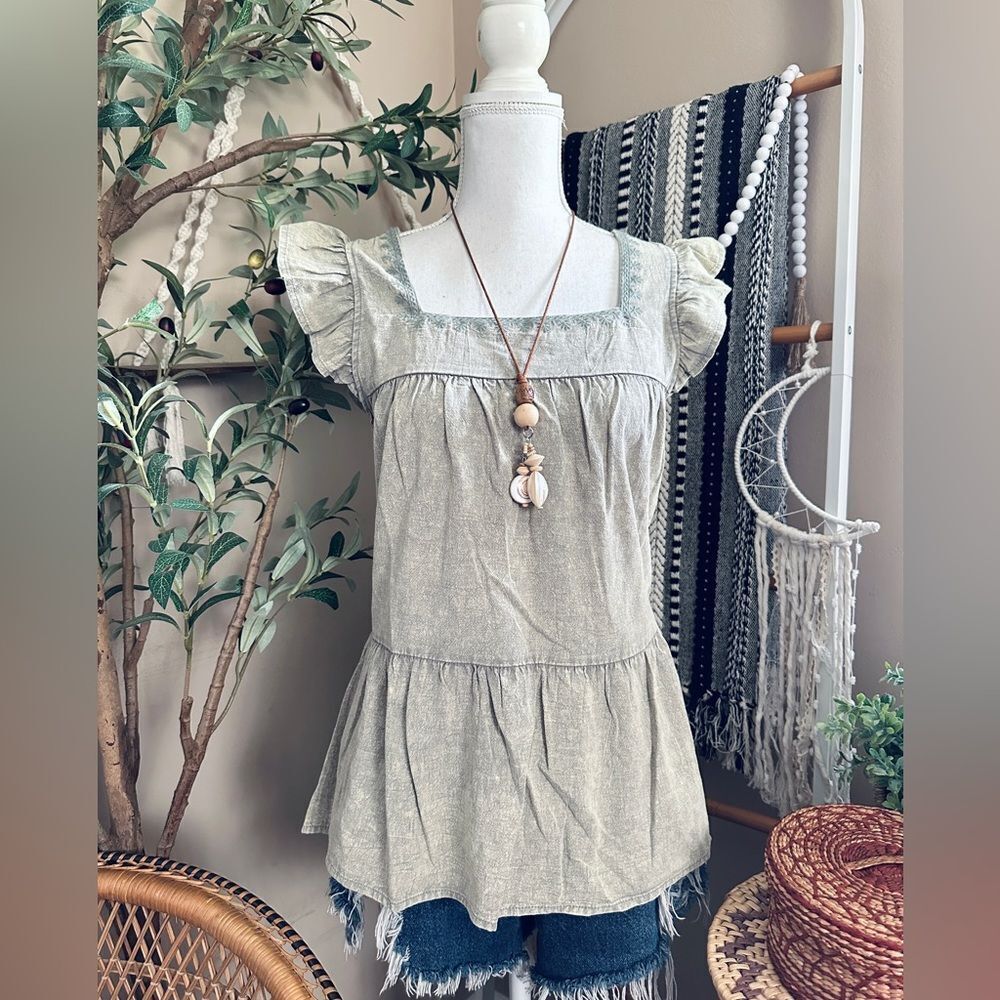 New with Tags Hem & Thread Embroidered Ruffle Peplum Relaxed Blouse